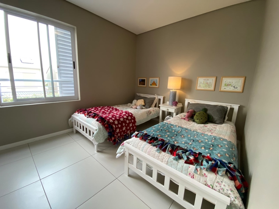 To Let 3 Bedroom Property for Rent in Somerset Lakes Western Cape